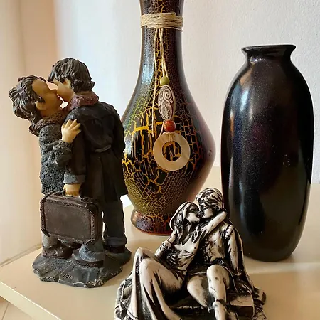 Troy's Appartamento Golem (Tirana)